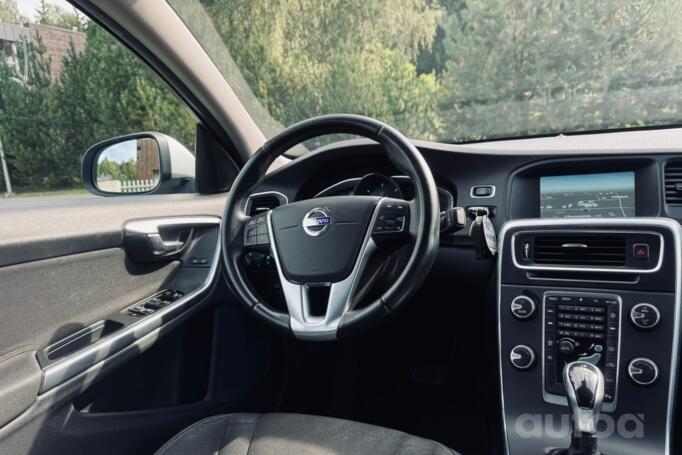 Volvo V60 1 generation [restyling] wagon 5-doors
