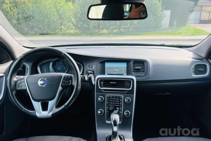 Volvo V60 1 generation [restyling] wagon 5-doors