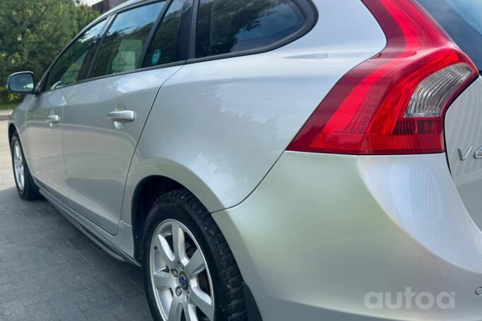 Volvo V60 1 generation [restyling] wagon 5-doors