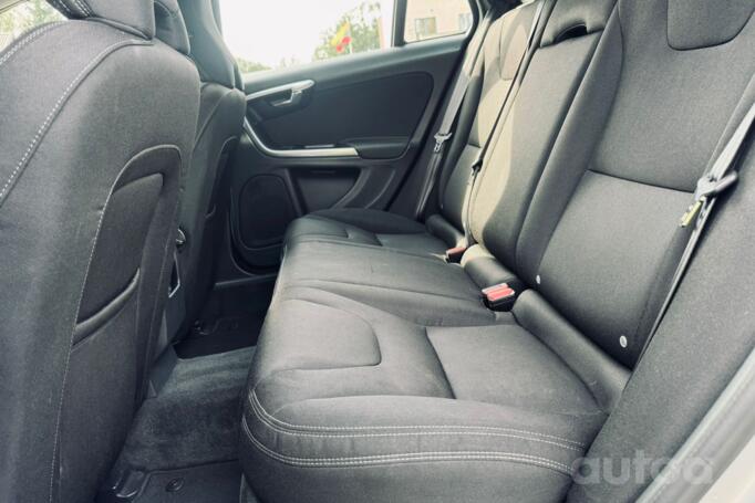 Volvo V60 1 generation [restyling] wagon 5-doors