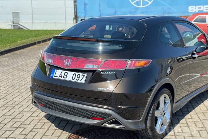 Honda Civic 8 generation Type-S hatchback 3-doors