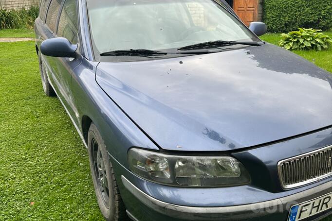 Volvo V70 2 generation wagon
