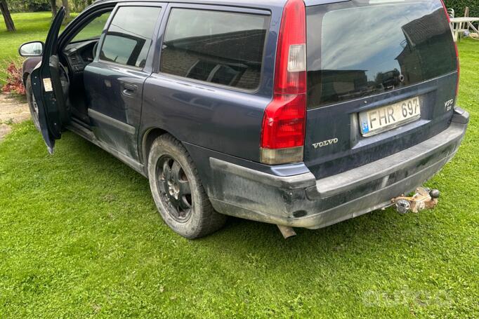 Volvo V70 2 generation wagon