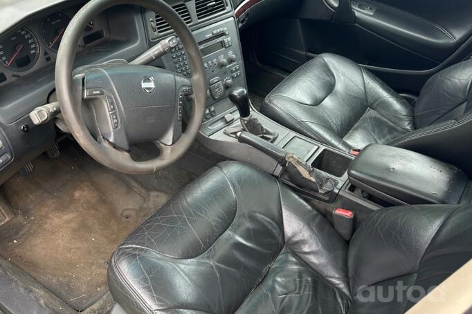 Volvo V70 2 generation wagon