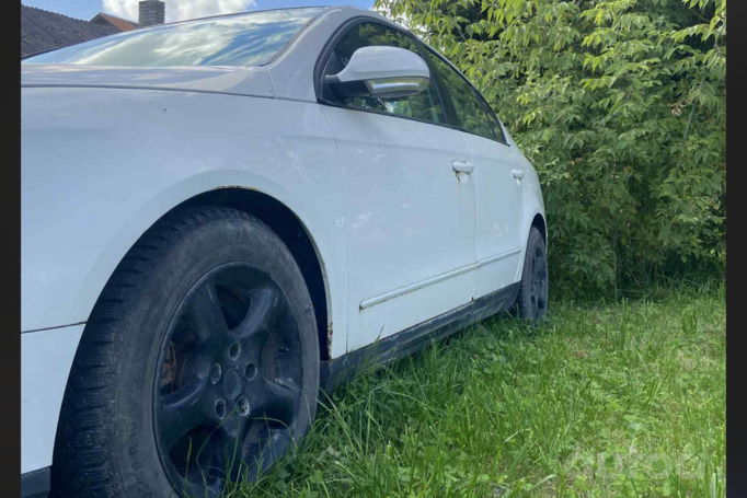 Volkswagen Passat B6 Sedan 4-doors