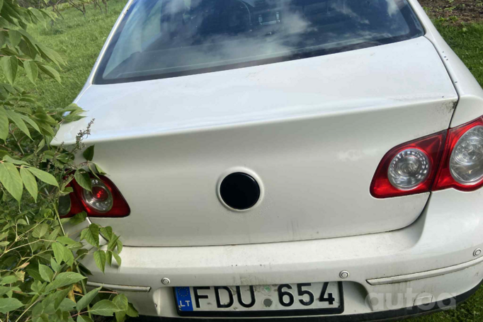 Volkswagen Passat B6 Sedan 4-doors
