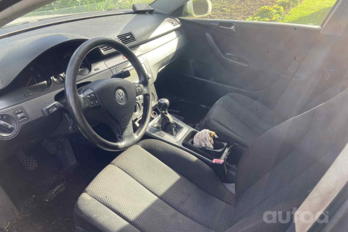 Volkswagen Passat B6 Sedan 4-doors