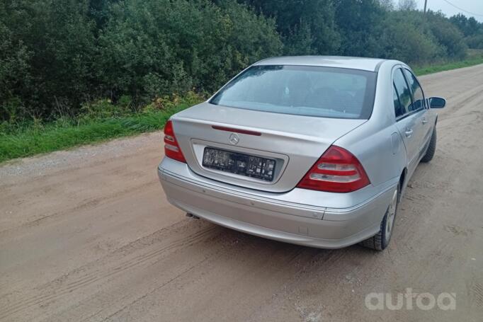 Mercedes-Benz C-Class W203/S203/CL203 Sedan