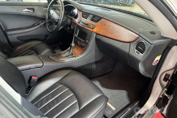 Mercedes-Benz CLS-Class C219 Sedan