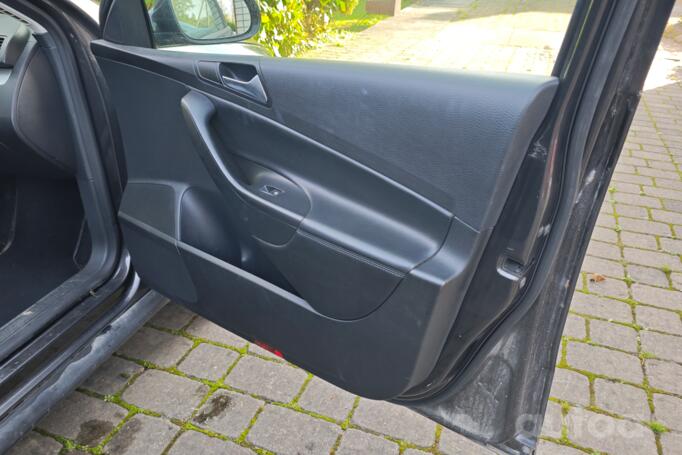 Volkswagen Passat B6 wagon 5-doors