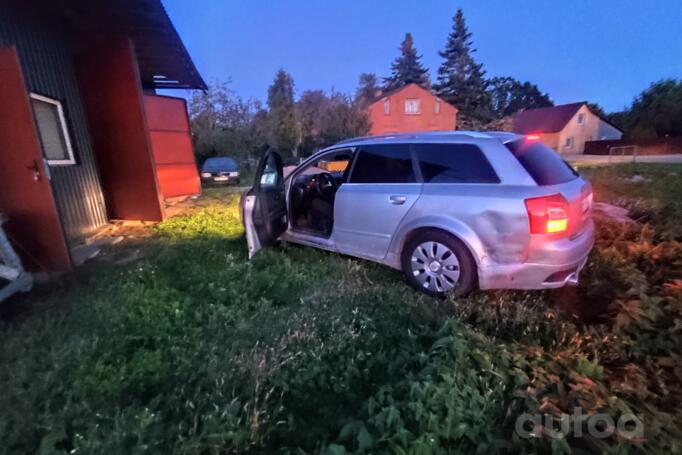 Audi A4 B6 Avant wagon 5-doors