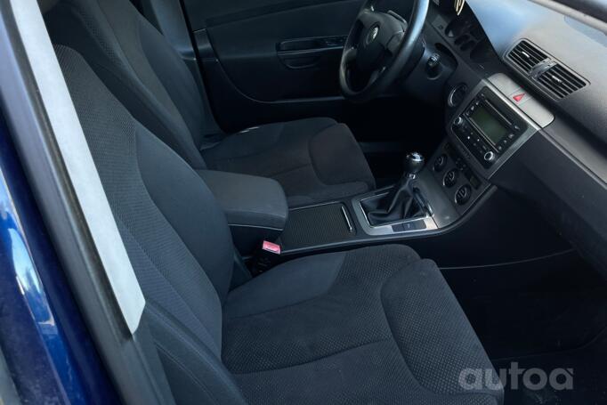 Volkswagen Passat B6 wagon 5-doors