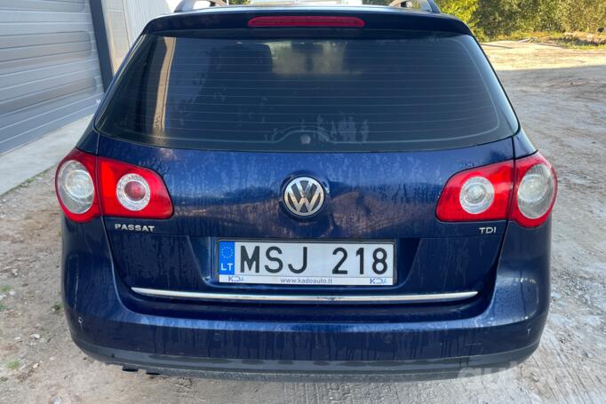 Volkswagen Passat B6 wagon 5-doors