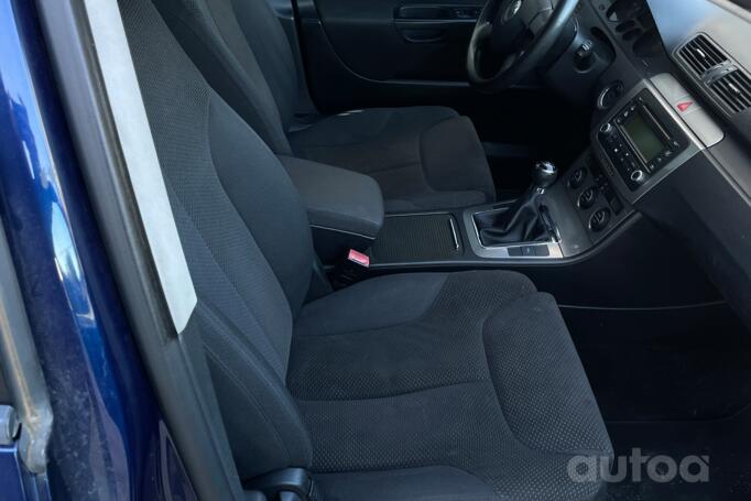 Volkswagen Passat B6 wagon 5-doors