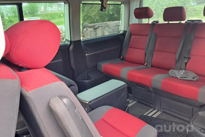 Volkswagen Multivan T5 Minivan