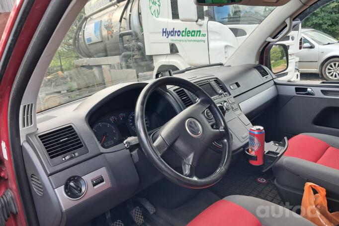 Volkswagen Multivan T5 Minivan