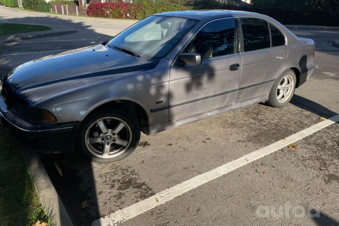 BMW 5 Series E39 Sedan 4-doors