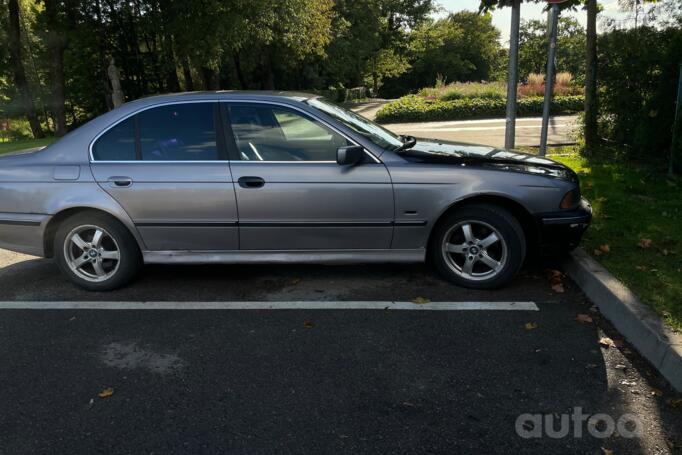 BMW 5 Series E39 Sedan 4-doors