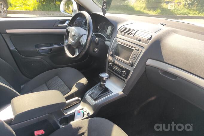 Skoda Octavia 2 generation [restyling] Combi wagon 5-doors