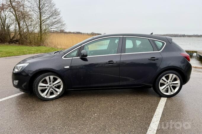 Opel Astra J Hatchback 5-doors