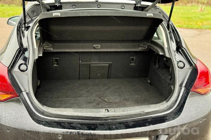 Opel Astra J Hatchback 5-doors