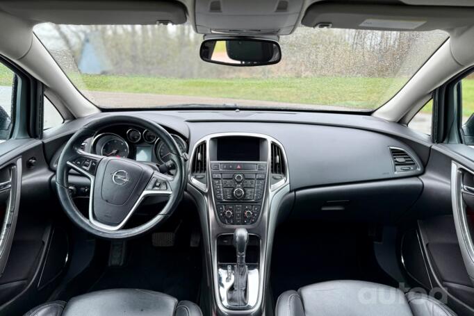 Opel Astra J Hatchback 5-doors
