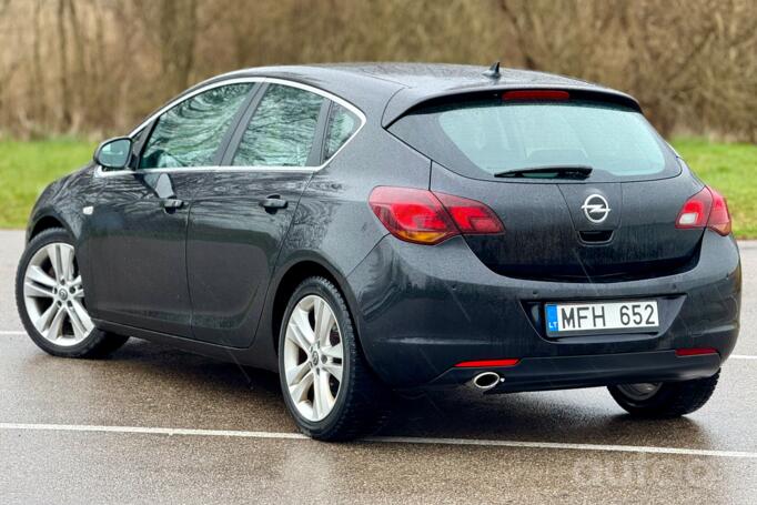 Opel Astra J Hatchback 5-doors