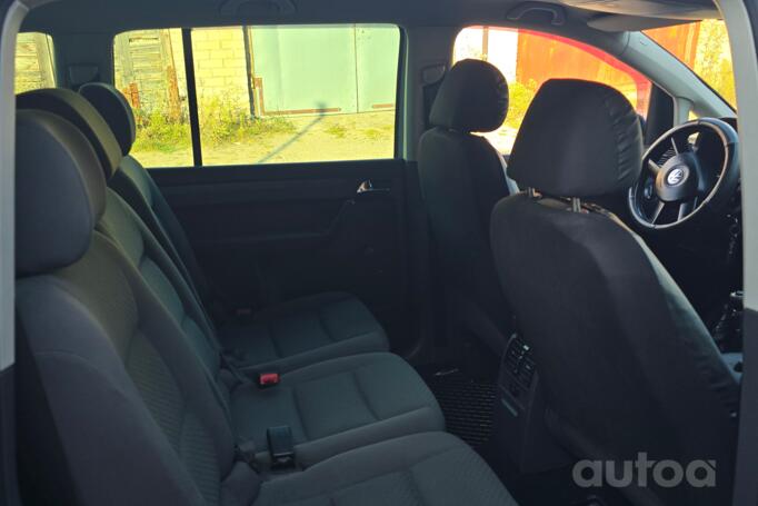 Volkswagen Touran 1 generation Minivan
