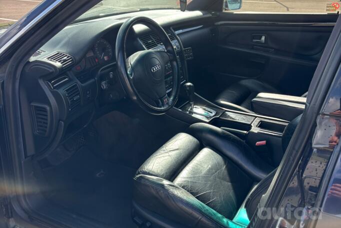 Audi S8 D2 Sedan
