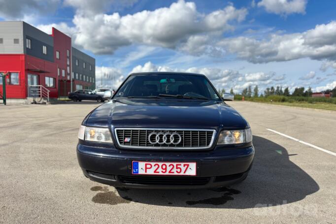 Audi S8 D2 Sedan