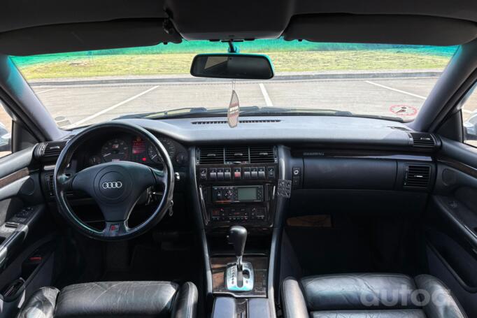 Audi S8 D2 Sedan
