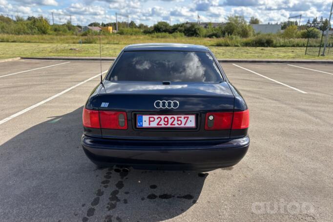 Audi S8 D2 Sedan