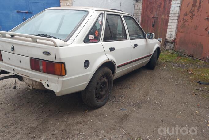 Ford Escort 4 generation Hatchback 5-doors