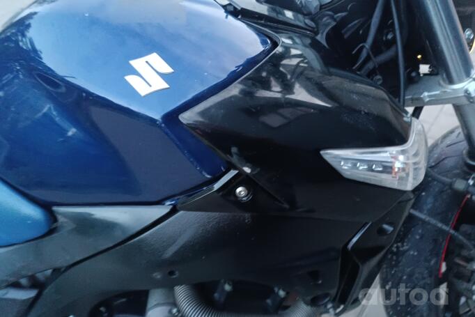 Suzuki GSR 600