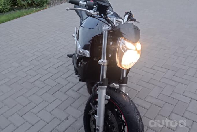 Suzuki GSR 600