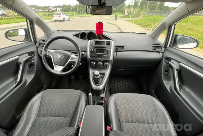 Toyota Verso 1 generation [restyling] Minivan