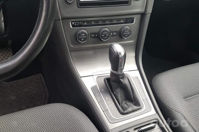Volkswagen Golf 7 generation Hatchback 5-doors