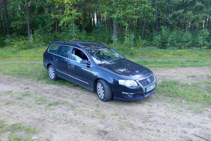 Volkswagen Passat B6 wagon 5-doors