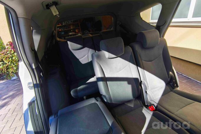 Toyota Prius Plus