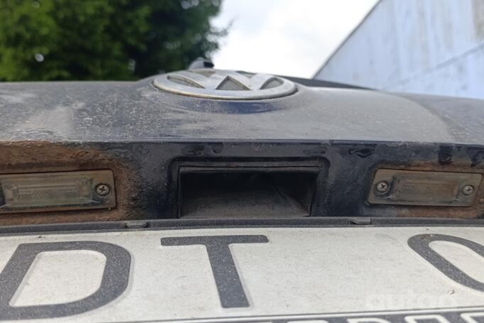 Volkswagen Passat B6 wagon 5-doors