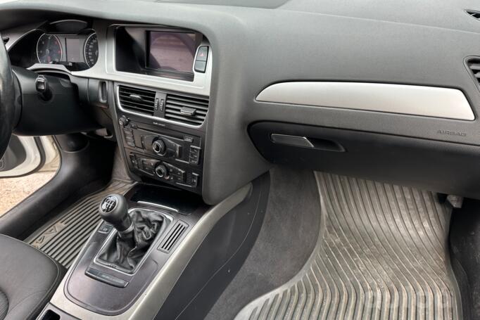 Audi A4 B8/8K Sedan 4-doors