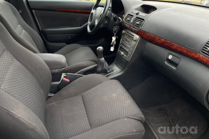 Toyota Avensis 2 generation wagon