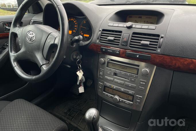 Toyota Avensis 2 generation wagon