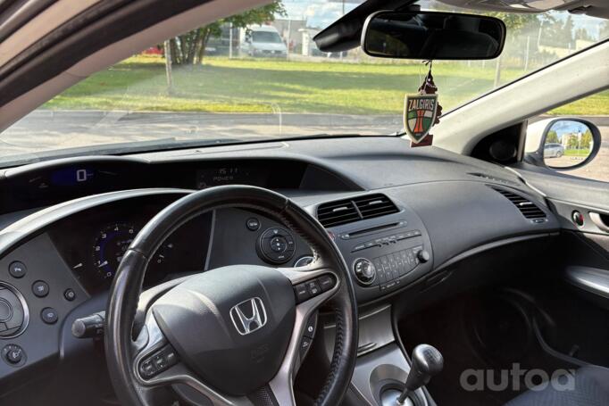 Honda Civic 8 generation [2th restyling] Hatchback 5-doors