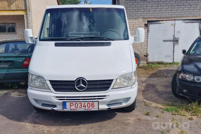 Mercedes-Benz Sprinter First generation