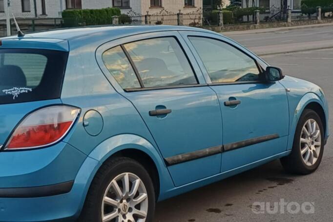 Opel Astra H Hatchback
