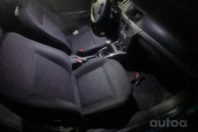 Opel Astra H Hatchback