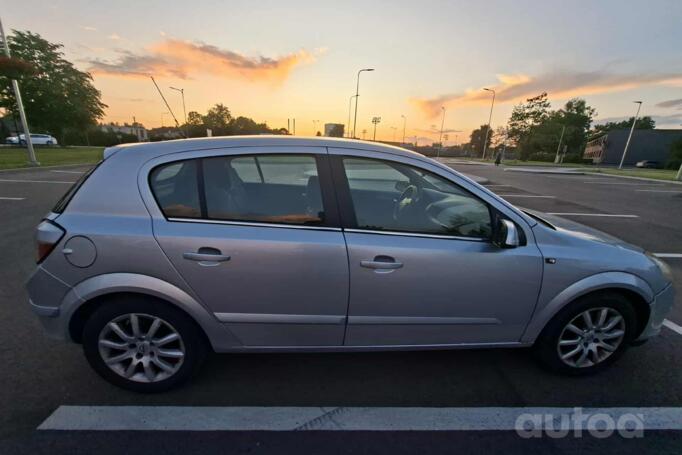 Opel Astra H Hatchback