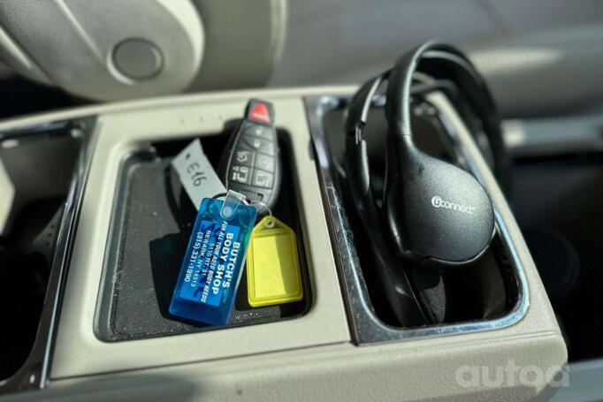 Chrysler Town & Country 5 generation [restyling]