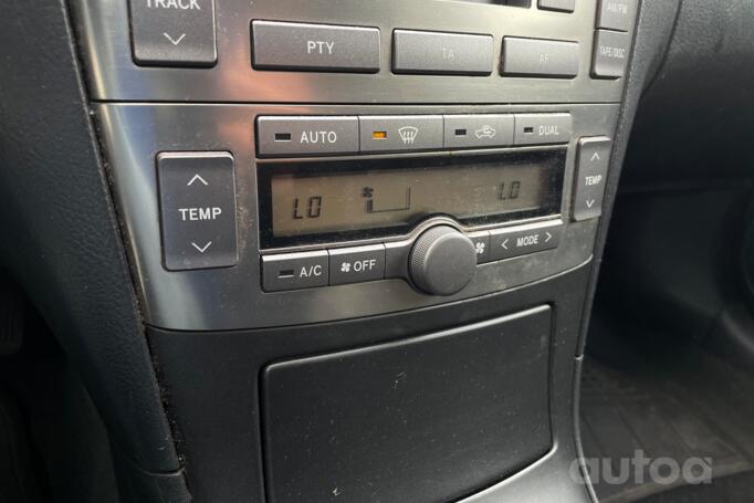 Toyota Avensis 2 generation wagon